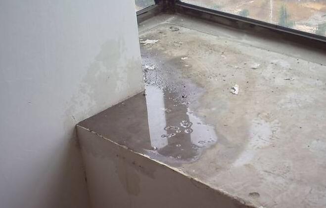 金屬屋面檐口滲水應該怎么解決？家用防水涂料這幾點一定要注意